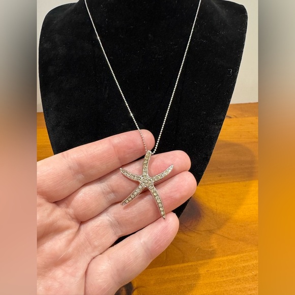 Sharon Case Silver Starfish Pendant Necklace - Picture 5 of 6